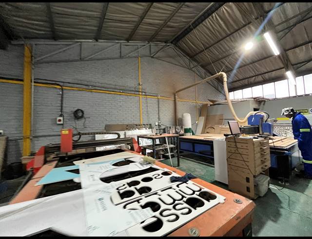 301M² WAREHOUSE FOR SALE IN ISANDO